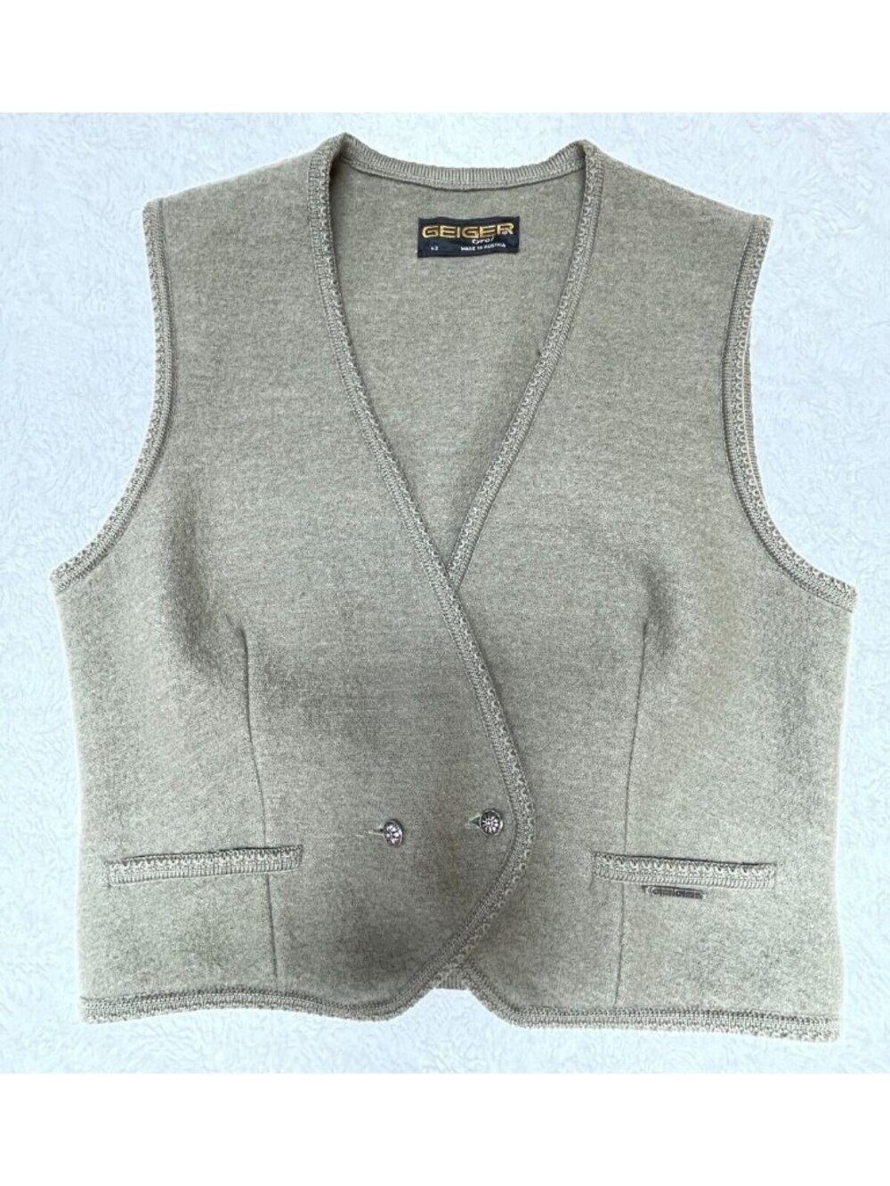VTG Geiger Tyrol Austria Women 4 Pure New Wool Double Breasted Sweater Vest Gray